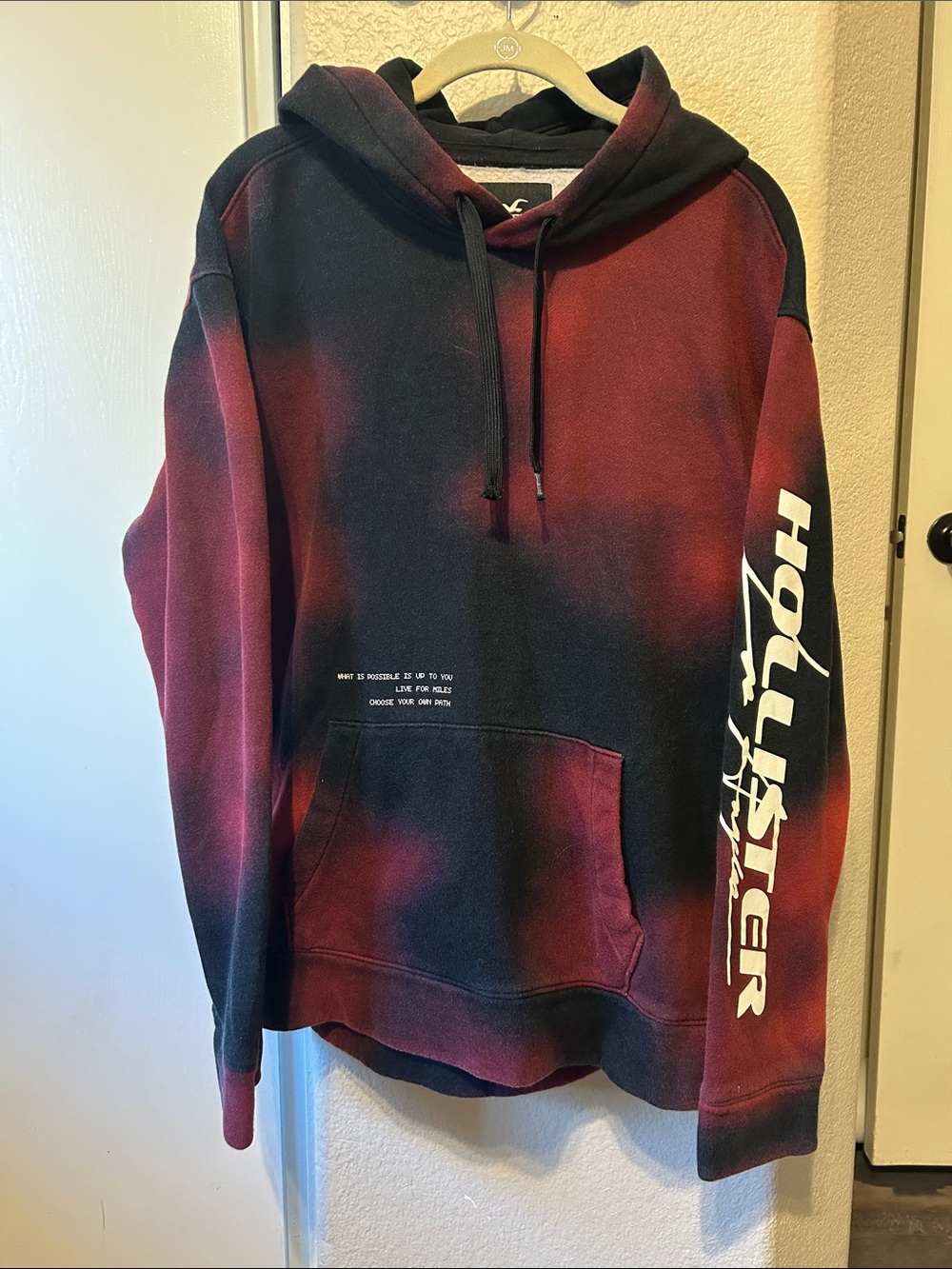 (M) Men’s Hollister Red & Black Tie Dye Sweatshirt Hoodie w/ Quote